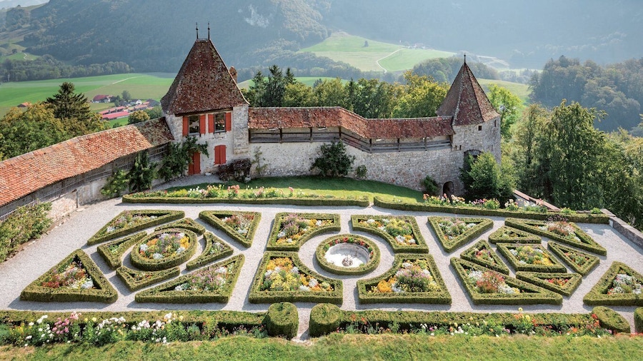 From Montreux: Gruyères city, Cheese&Chocolate Day Tour