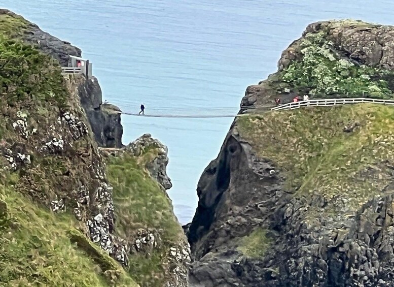 From Belfast: Private Giants Causeway Coastal Tour