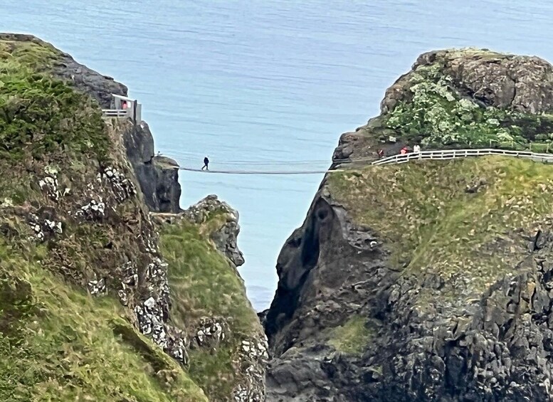 From Belfast: Private Giants Causeway Coastal Tour