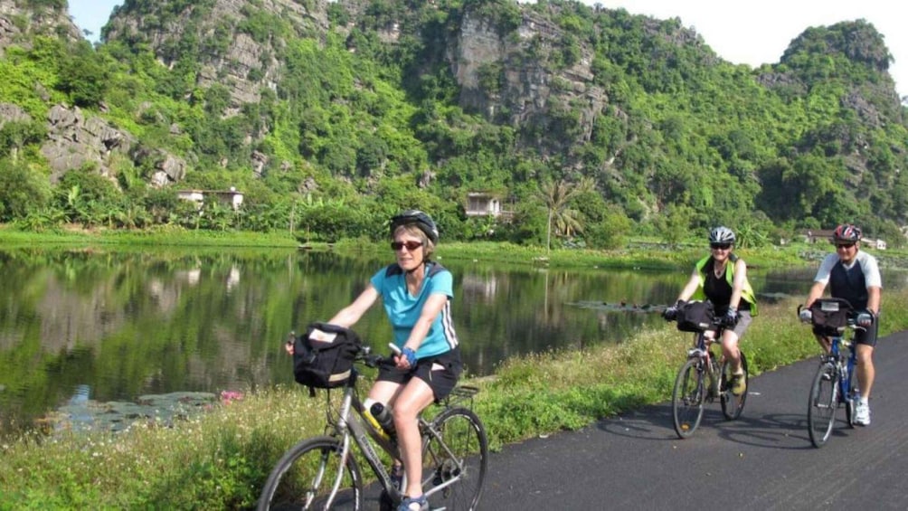 Picture 5 for Activity From Ninh Binh: Hoa Lu,Trang An,Mua Cave, Full Day Tour