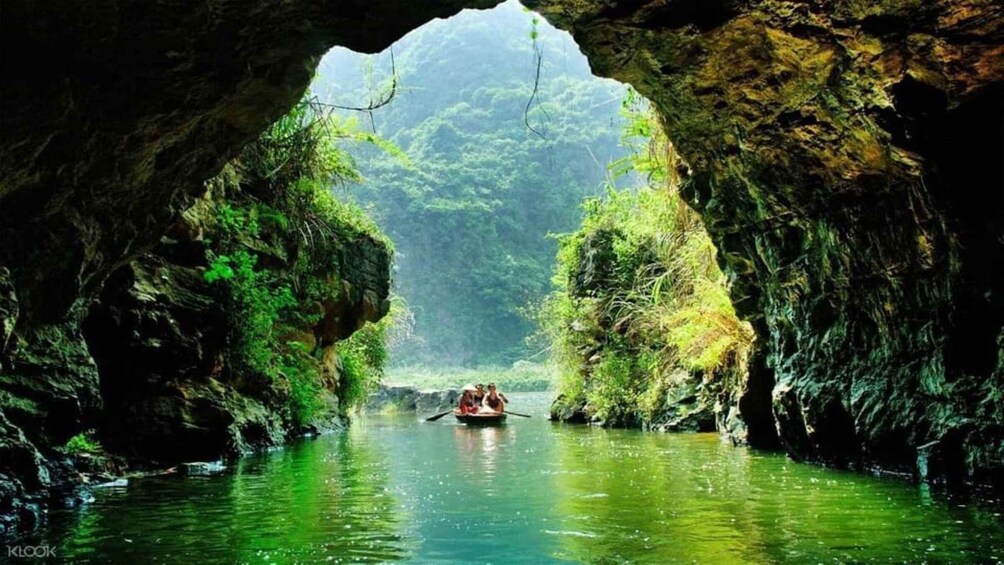 Picture 9 for Activity From Ninh Binh: Hoa Lu,Trang An,Mua Cave, Full Day Tour