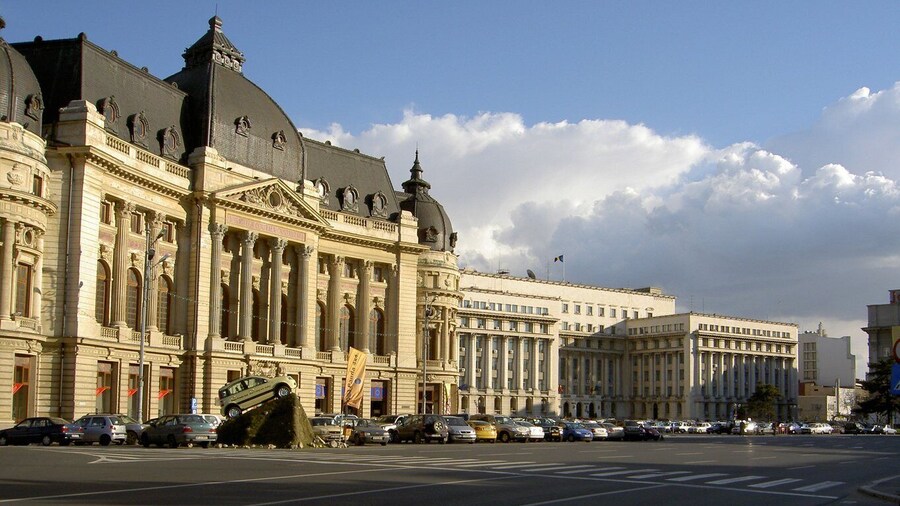 Bucharest: City Highlights Guided Walking Tour