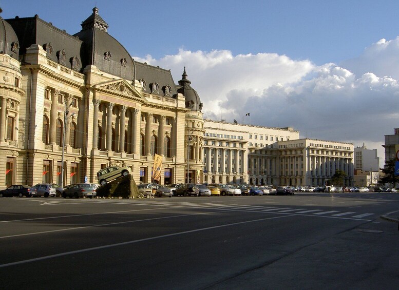 Bucharest: City Highlights Guided Walking Tour