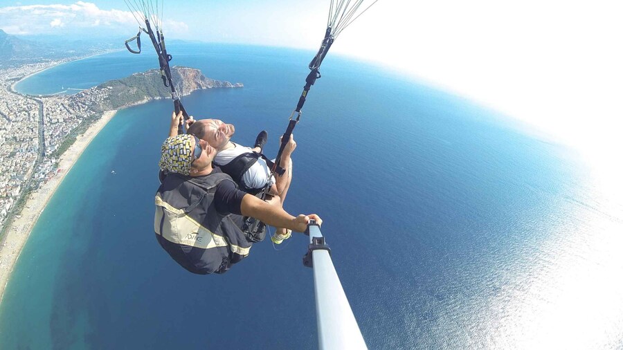 Alanya: Tandem Paragliding Experience Over Cleopatra Beach