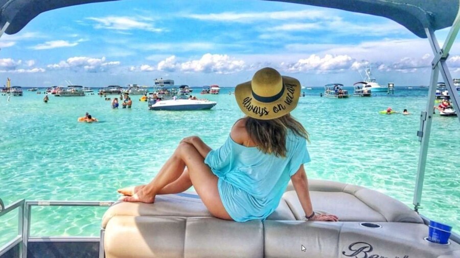 Destin: 4-Hour Self-Driving Pontoon Rental