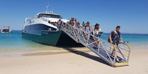 Rosslyn: Great Keppel Island Return Ferry Transfer