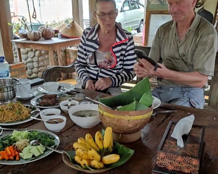 Picture 2 for Activity Yogyakarta: Javanese Cooking Class & Market Tour