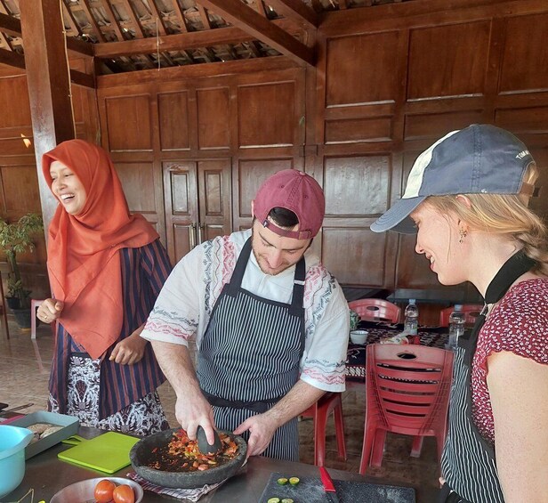 Picture 15 for Activity Yogyakarta: Javanese Cooking Class & Market Tour