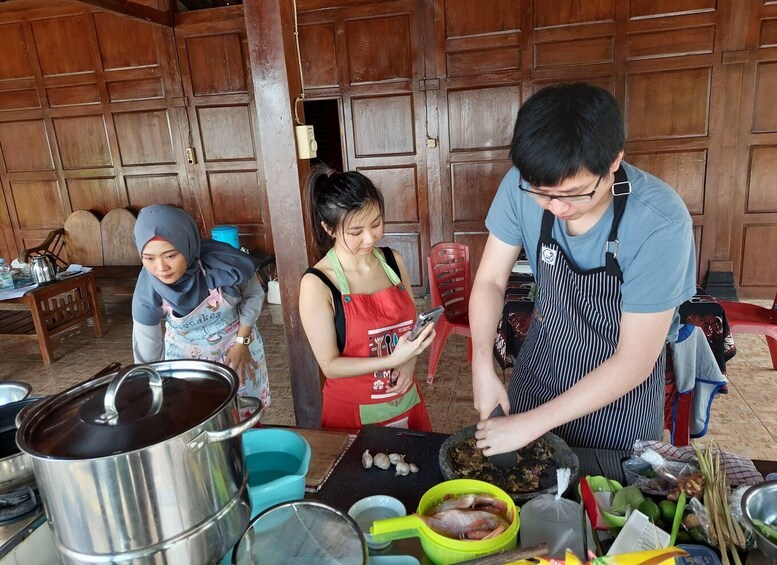 Picture 7 for Activity Yogyakarta: Javanese Cooking Class & Market Tour