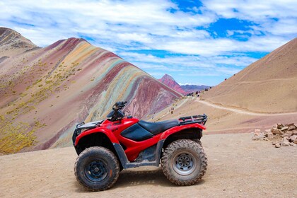 Von Cusco aus: Vinicunca Rainbow Mountain ATV Tour mit Mahlzeiten