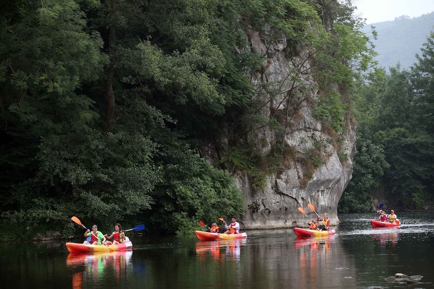 Picture 1 for Activity Oviedo: Canoe Descent on the Nalón River with Picnic
