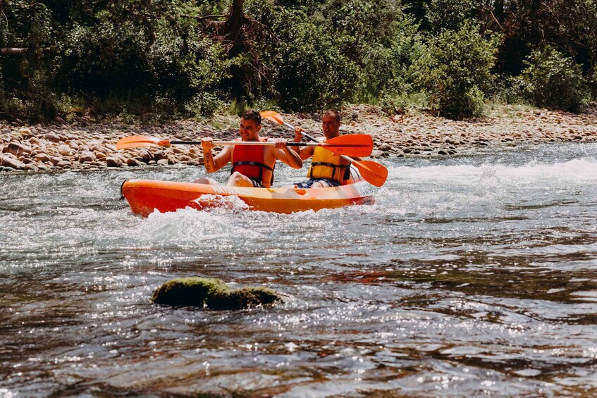 Oviedo: Canoe Descent on the Nalón River with Picnic