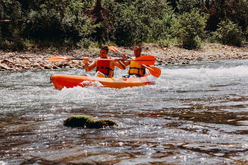 Oviedo: Canoe Descent on the Nalón River with Picnic