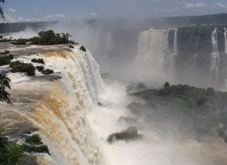 Private- Discover the Brazilian & Argentine Falls in 2 days.