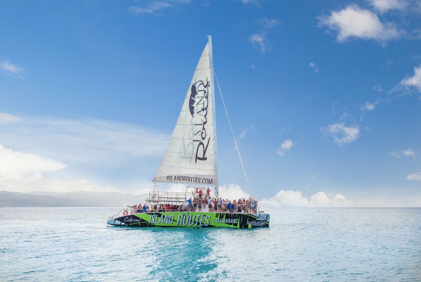 reggae catamaran cruise nassau bahamas