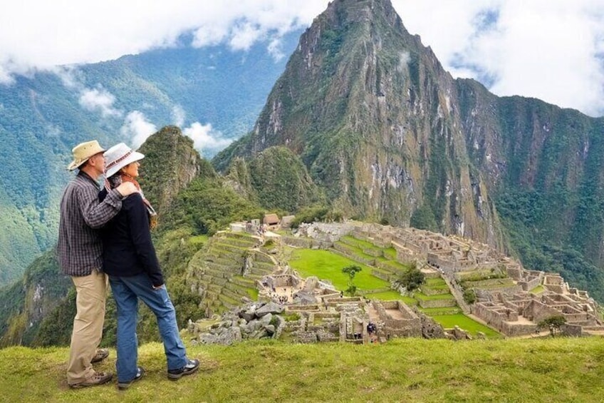 Full-Day Luxury Tour to Machu Picchu by First Class Train