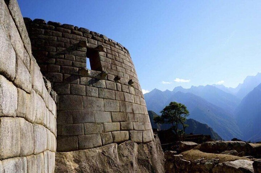 Full-Day Luxury Tour to Machu Picchu by First Class Train