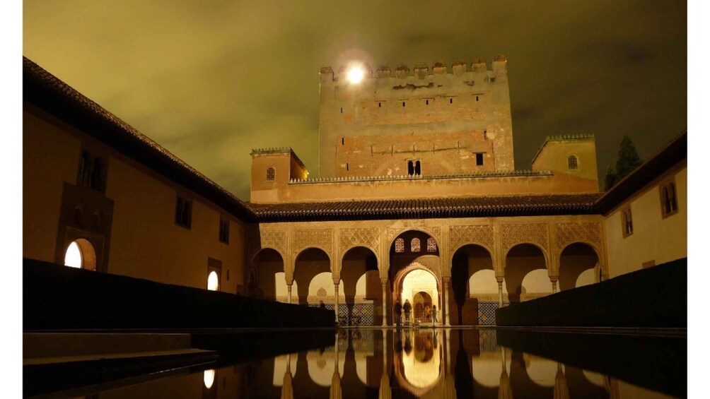 Picture 4 for Activity Alhambra at night. Buy your ticket and join our guided tour