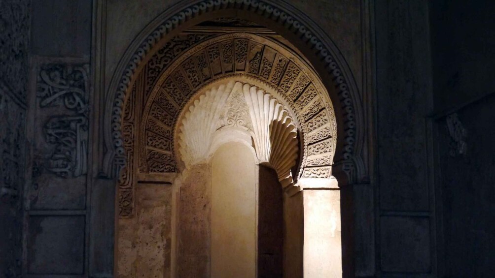 Picture 2 for Activity Alhambra at night. Buy your ticket and join our guided tour
