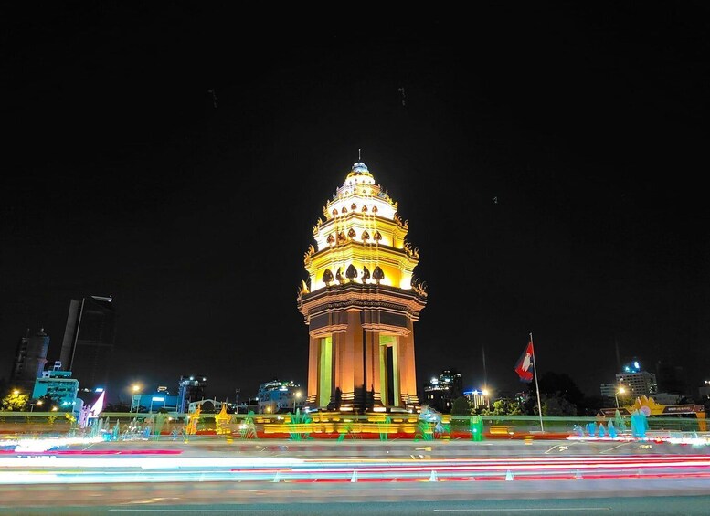 Picture 4 for Activity Phnom Penh: City Tour by Tuk Tuk