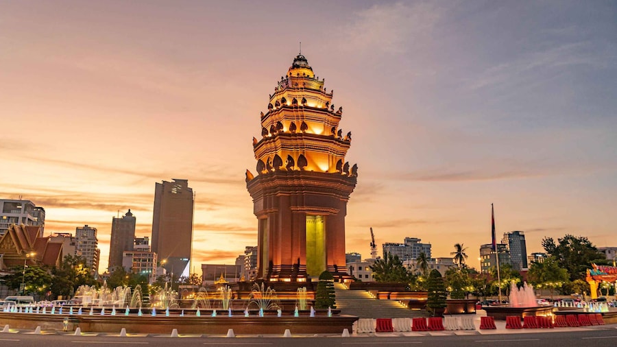 Phnom Penh: City Tour by Tuk Tuk