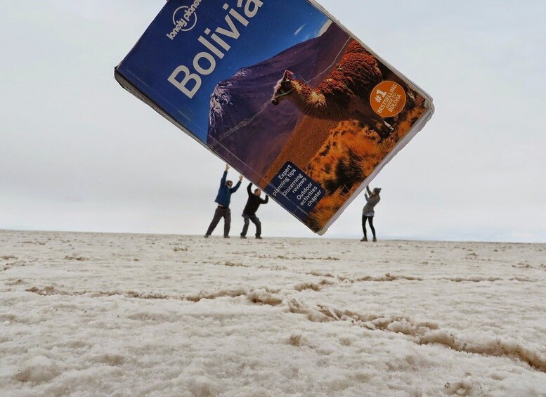 Picture 12 for Activity Uyuni: Salt Flats and Sunset Guided Tour with Lunch