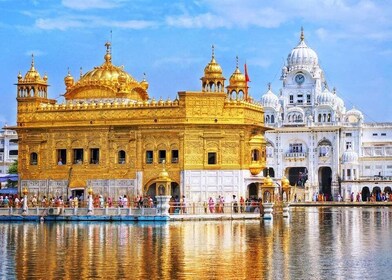 Amritsar: Cultural Highlights 2-Day Trip with Private Car