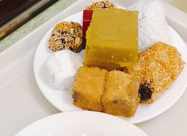 Beijing: Hutong Culinary Walking Tour with 15+ Tastings