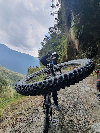 From La Paz: 3-Day Biking Death Road & Uyuni Salt Flats Tour