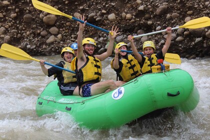 La Fortuna: tour de barranquismo y rafting con almuerzo