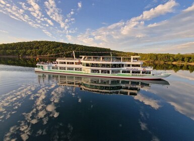 Biggesee: Boat Tour with All-inclusive cake buffet