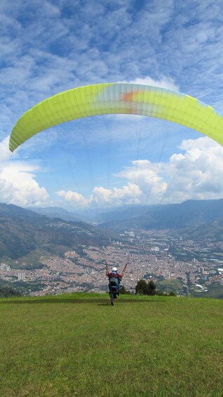 Picture 3 for Activity Paraglide over beautiful Medellin