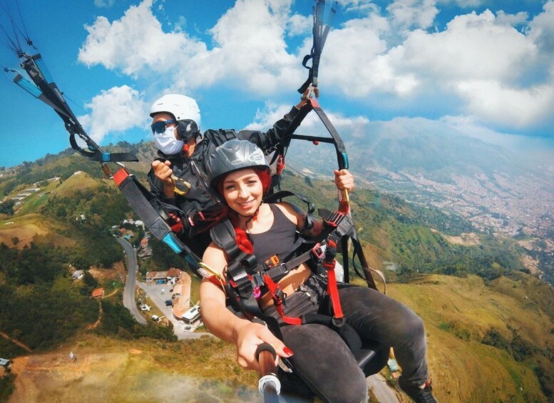 Picture 1 for Activity Paraglide over beautiful Medellin