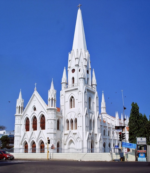 Chennai: Private Day Tour with Transportation and Tickets