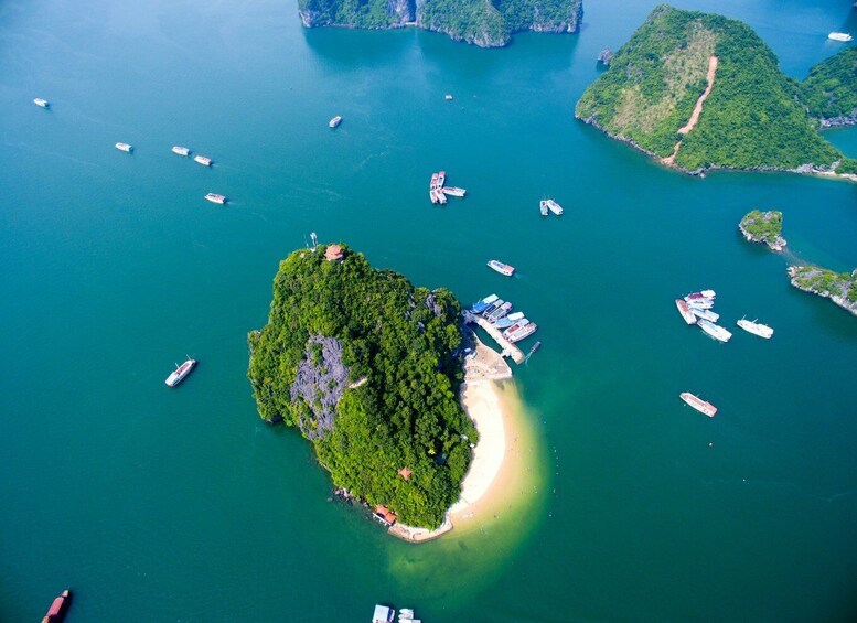 Picture 11 for Activity Hanoi: Halong Bay Cruise, Amazing Cave, Titov Island & Kayak