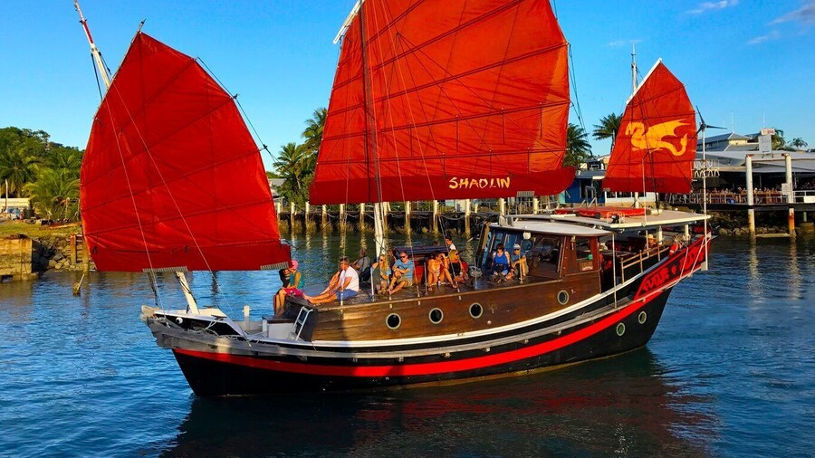 Port Douglas: Shaolin Seafood Lunch Sail, with Fresh Prawns