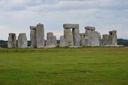 Windsor Stonehenge Bath Private Tour from London with Passes