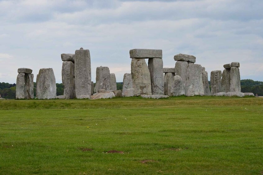 Windsor Stonehenge Bath Private Tour from London with Passes