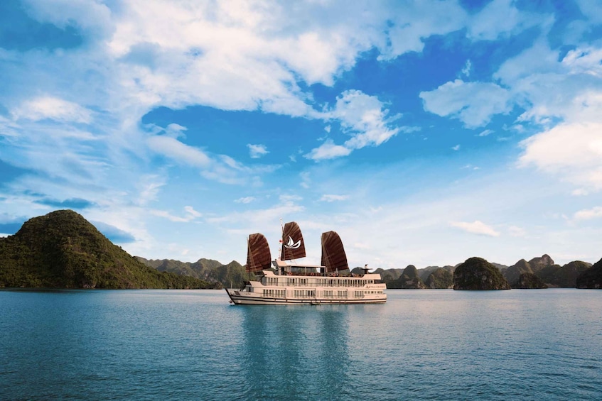 Picture 11 for Activity 2-Day: Halong Bay 4-Star Cruise w/Amazing Cave, Titop Island