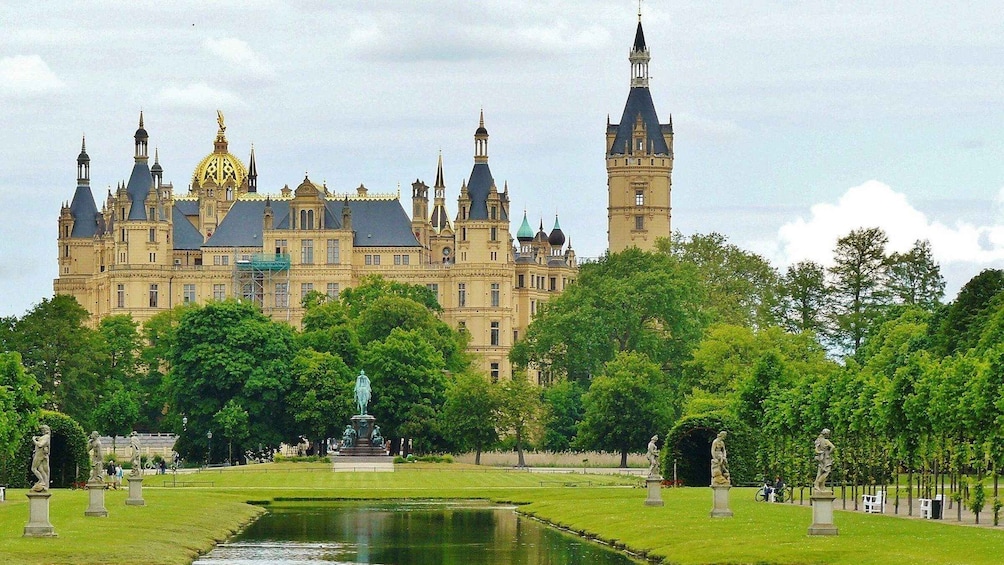 Picture 2 for Activity Schwerin: Private Guided Walking Tour