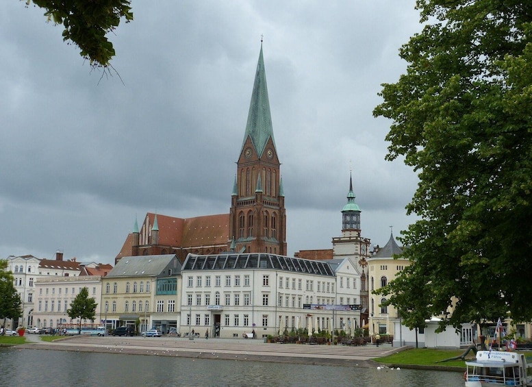 Schwerin: Private Guided Walking Tour