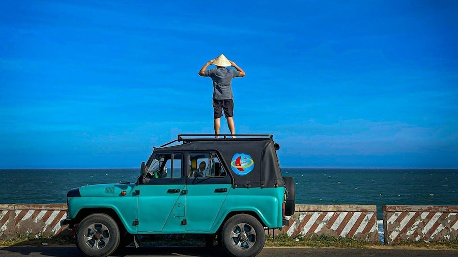 Mui Ne: Sand Dunes Jeep Tour with Friendly English Guide
