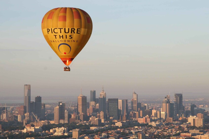 Picture 2 for Activity Melbourne: Sunrise Hot Air Balloon Experience with breakfast