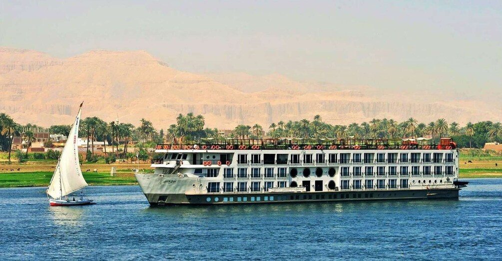 Picture 6 for Activity From Aswan: 4-Days 3-Night Nile Cruise with Hot Air Balloon