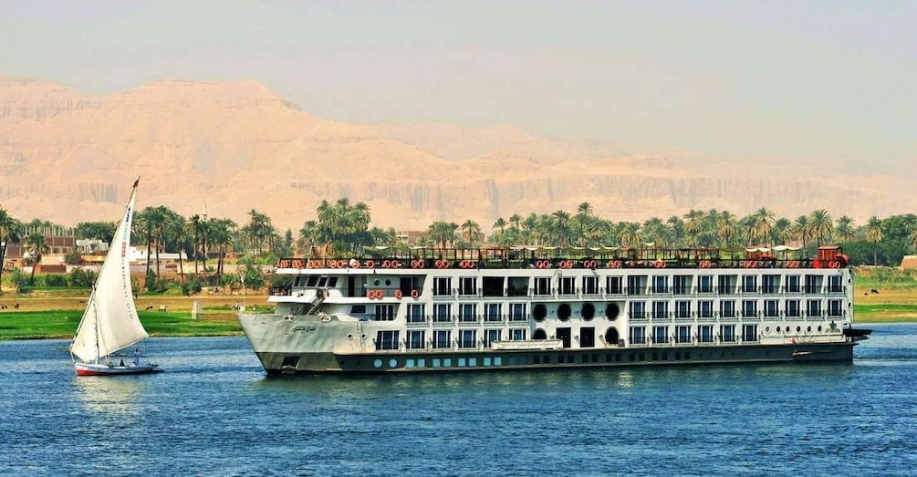 Picture 6 for Activity From Aswan: 4-Days 3-Night Nile Cruise with Hot Air Balloon