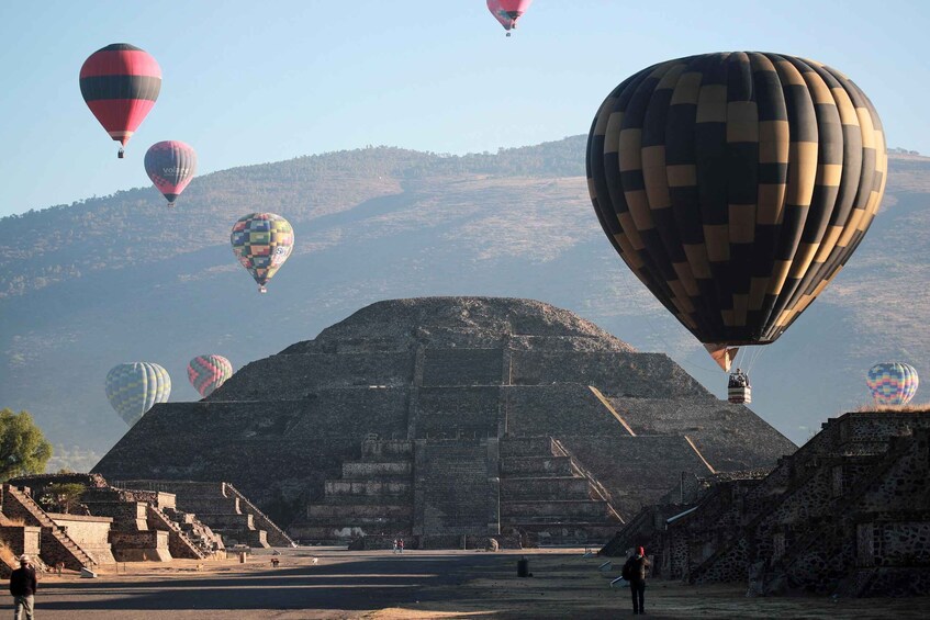 Picture 4 for Activity Experiencia Única, Vuelo en Globo en el Valle de Teotihuacán