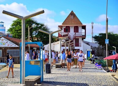 Isla de Sal: recorrido por la ciudad de Santa María, arte callejero y tapas