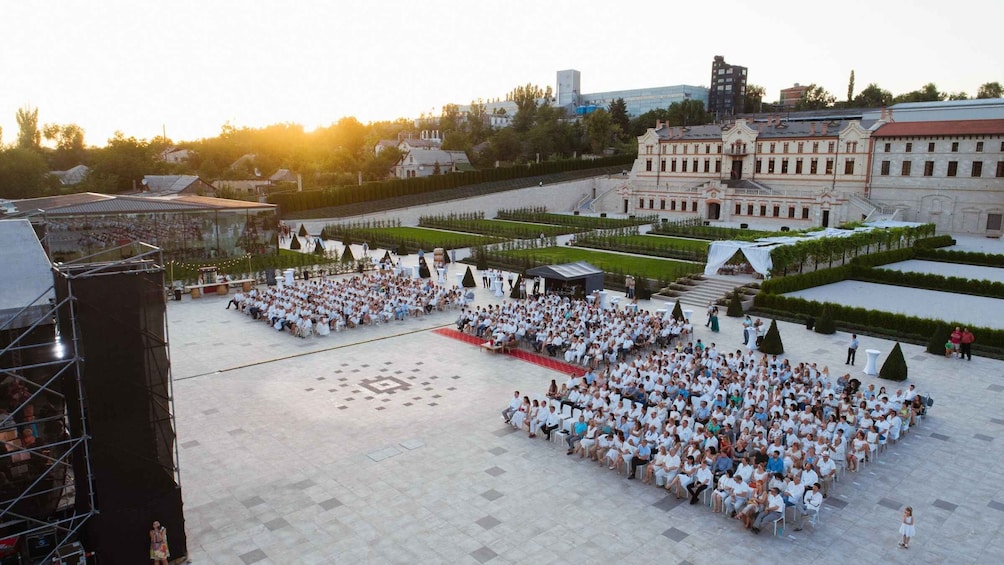 Picture 3 for Activity Chisinau: Wine Tour to Catel MIMI guided City tour Chisinau