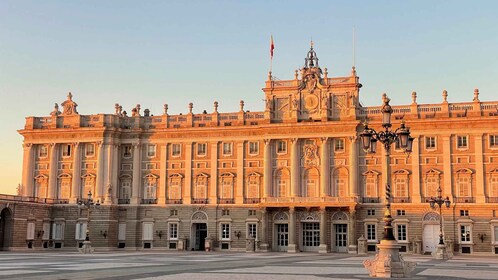 Madrid: City Walking Tour & Royal Palace Skip-the-Line Tour