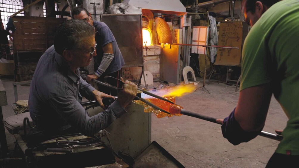 Picture 1 for Activity Venice: Murano Glass Factory Guided Tour with Prosecco